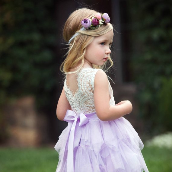5 Ways To Make Your Flower Girl’s Dress Stand Out